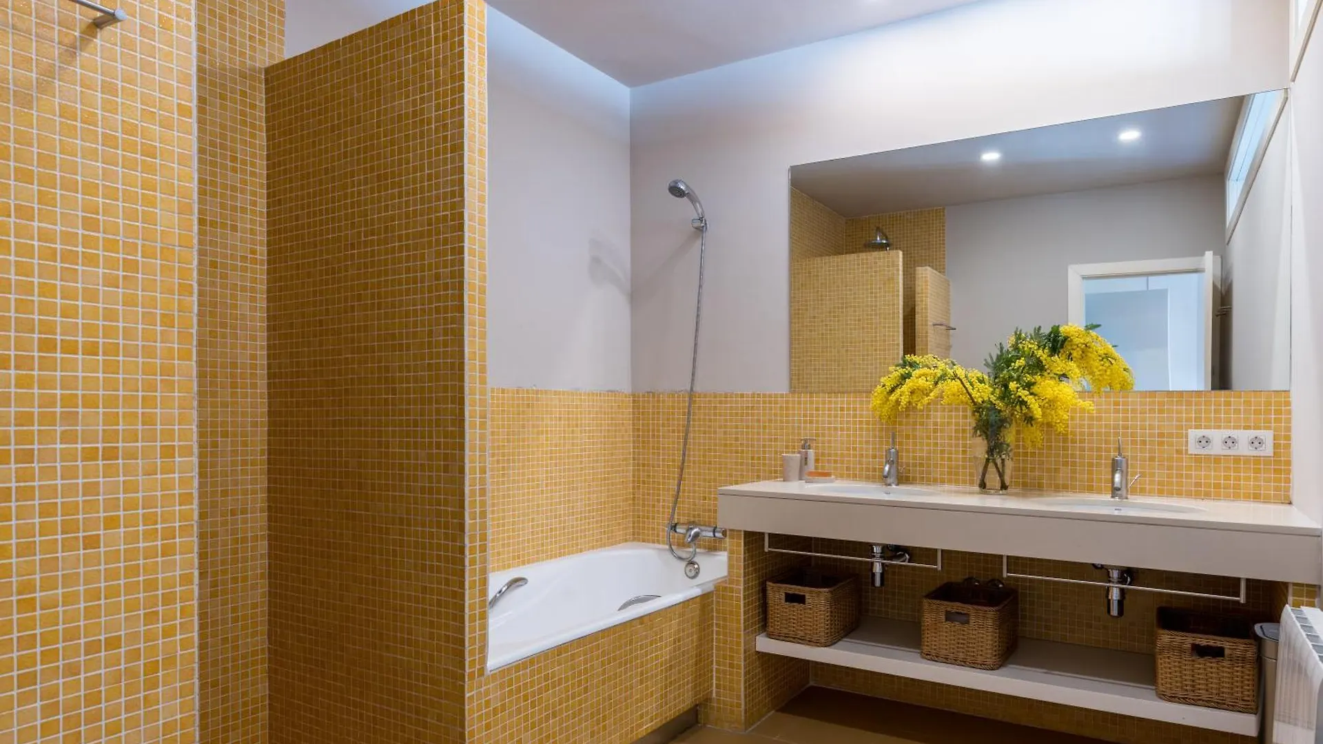 Luxury Modernist Penthouse Next Paseo De Gracia Apartment Barcelona 0*,  Spain